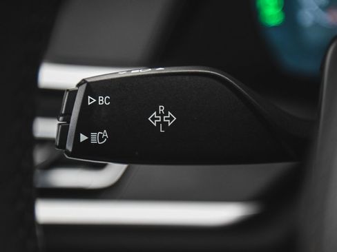 Used 2022 BMW X7 xDrive40i w/ M Sport Package image 26