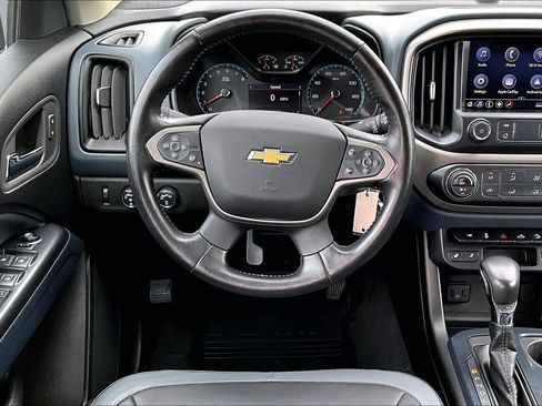 Used 2022 Chevrolet Colorado Z71 AWD/4WD image 6