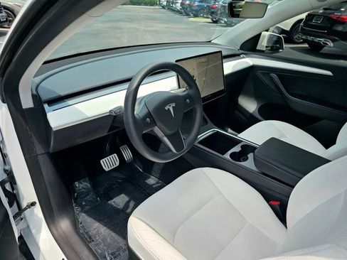 Used 2022 Tesla Model Y Performance AWD/4WD image 14