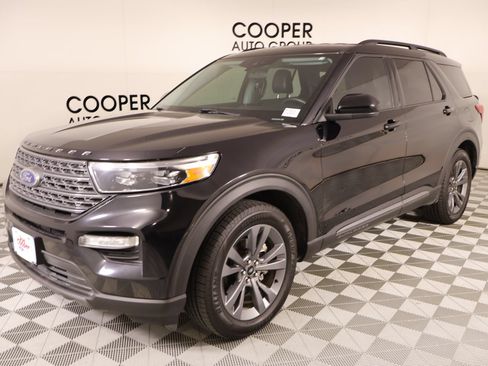 Used 2023 Ford Explorer XLT w/ Equipment Group 202A RWD image 11