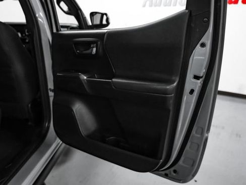 Used 2021 Toyota Tacoma TRD Sport AWD/4WD image 42