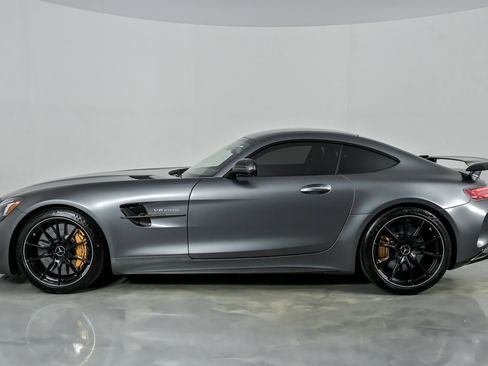 Used 2018 Mercedes-Benz AMG GT R image 8