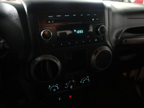 Used 2013 Jeep Wrangler Sport AWD/4WD image 22