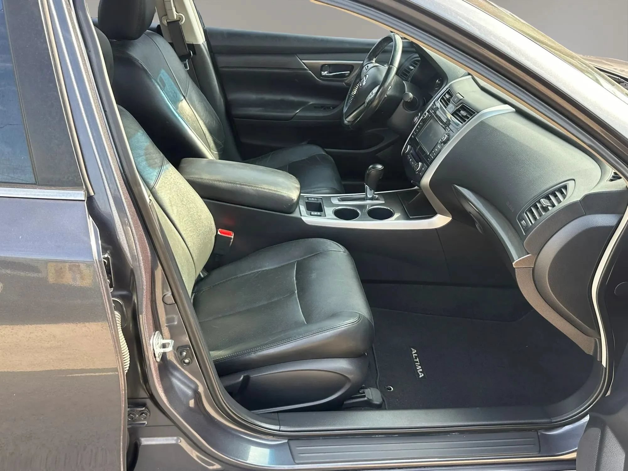 Used 2013 Nissan Altima 2.5 SL w/ Technology Pkg FWD image 10