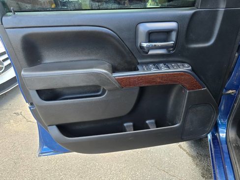 Used 2017 GMC Sierra 1500 SLE w/ SLE Value Package image 12