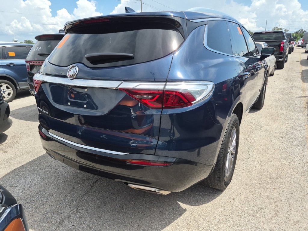 Used 2024 Buick Enclave Essence w/ Technology Package FWD image 3
