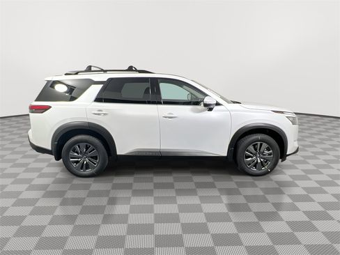 New 2025 Nissan Pathfinder SV image 9