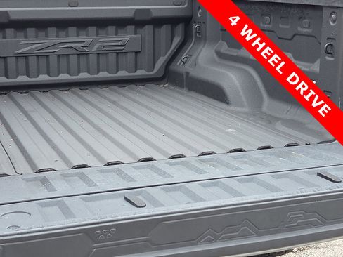 Used 2023 Chevrolet Colorado ZR2 image 9