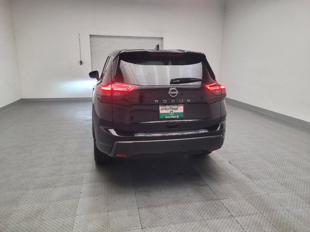 Used 2024 Nissan Rogue S FWD image 6