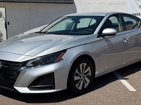 Used 2023 Nissan Altima 2.5 S FWD image 2