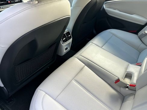 Used 2025 Genesis G70 2.5T image 13