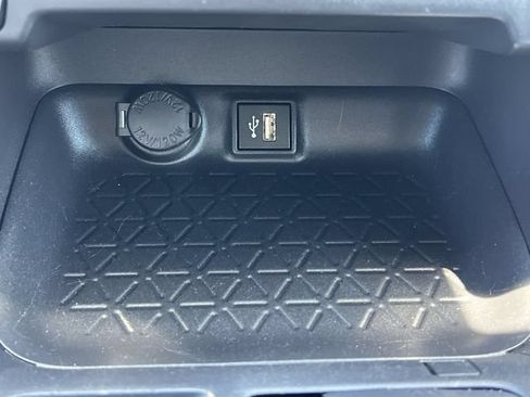 Used 2024 Toyota RAV4 LE AWD/4WD image 22