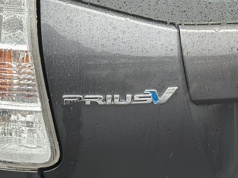 Used 2014 Toyota Prius V Five image 34