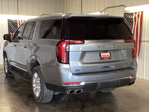 Used 2025 GMC Yukon XL Denali AWD/4WD image 4