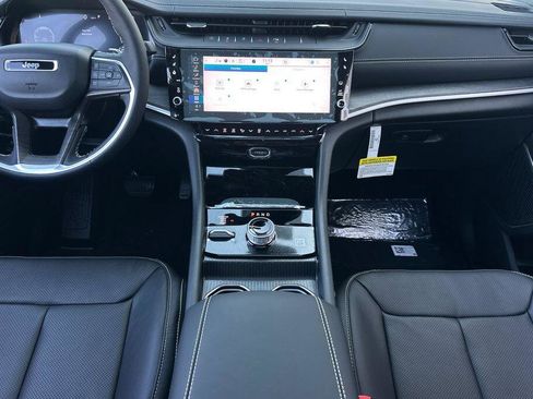 New 2026 Jeep Grand Cherokee Limited image 13