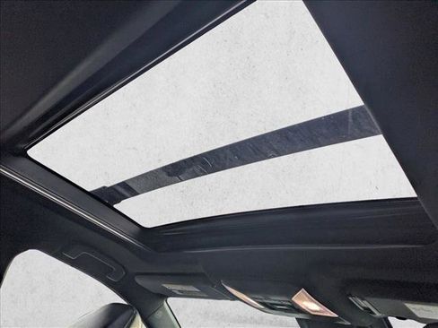 Used 2022 Toyota RAV4 XSE image 18