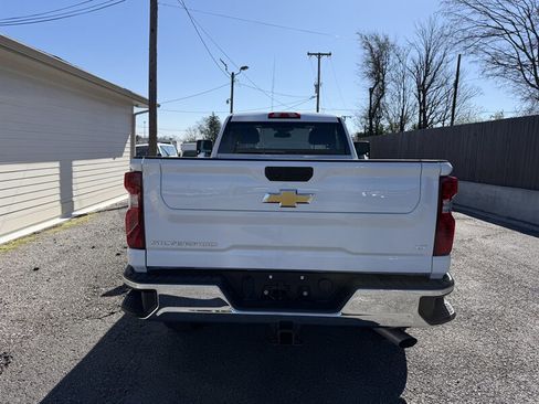 Used 2024 Chevrolet Silverado 2500 LT w/ Convenience Package image 8