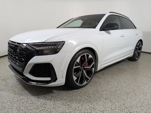 Certified 2024 Audi RS Q8 4.0 TFSI quattro w/ Black Optic Package image 3