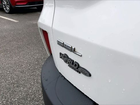 Certified 2022 Ford Escape SEL image 9