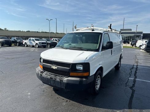 Used 2016 Chevrolet Express 2500 RWD image 4
