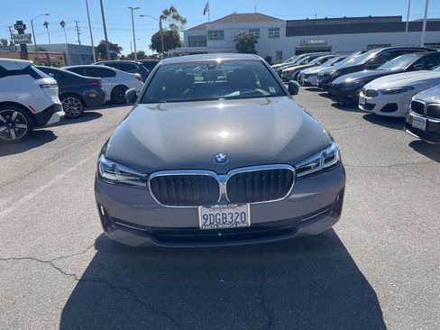Used 2022 BMW 540i w/ Premium Package image 2