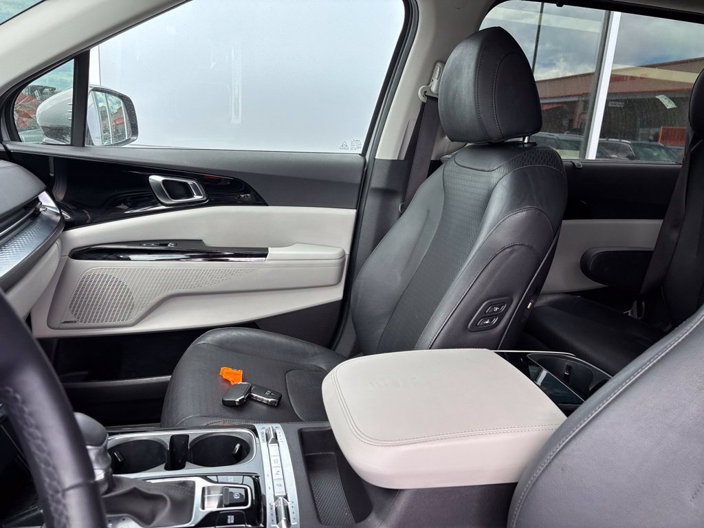 Certified 2024 Kia Carnival SX Prestige FWD image 11