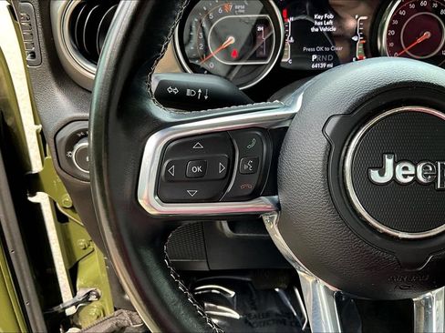 Used 2022 Jeep Wrangler Unlimited Sahara AWD/4WD image 13
