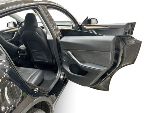 Certified 2023 Tesla Model Y Long Range AWD/4WD image 12