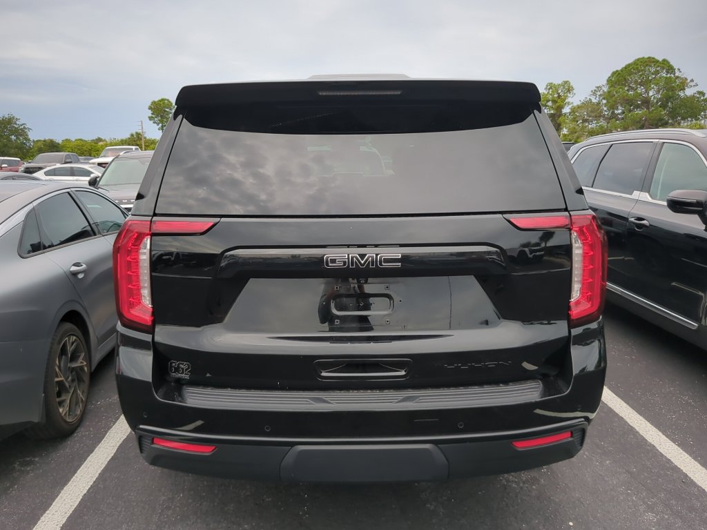 Used 2022 GMC Yukon SLT w/ SLT Premium Package AWD/4WD image 9