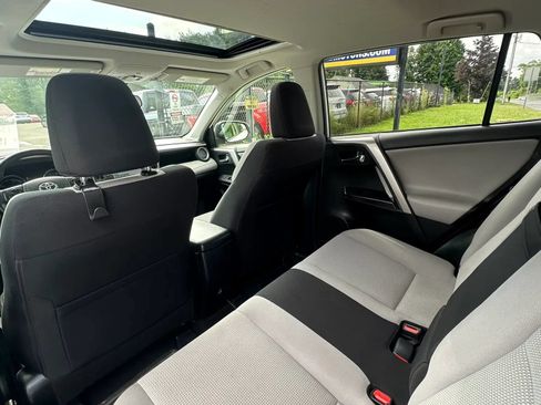 Used 2016 Toyota RAV4 XLE w/ Convenience Package AWD/4WD image 24