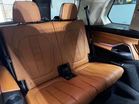 Used 2020 BMW X7 xDrive40i w/ Premium Package image 48