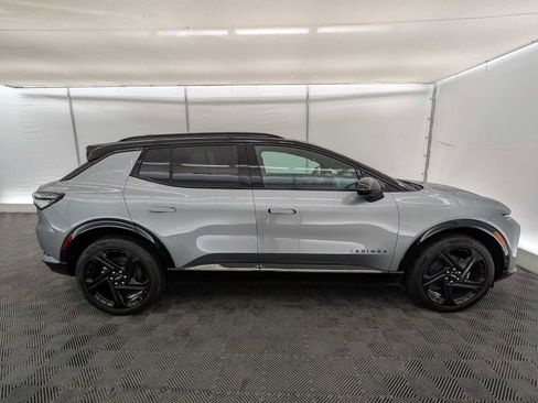 New 2026 Chevrolet Equinox EV RS image 7