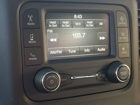 Used 2024 RAM 2500 Tradesman w/ Chrome Appearance Group image 15