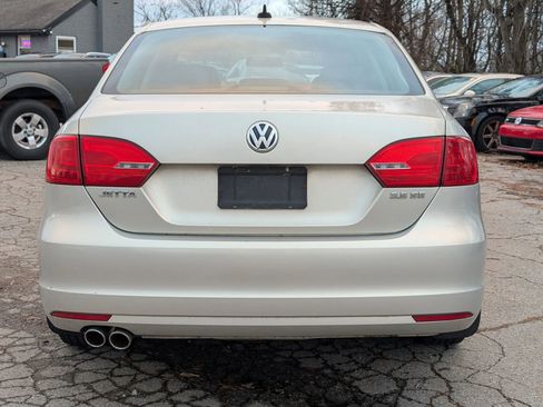 Used 2011 Volkswagen Jetta SE image 6