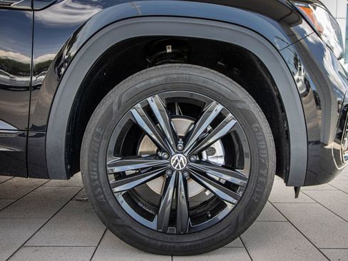Certified 2023 Volkswagen Atlas Cross Sport SEL R-Line AWD/4WD image 5