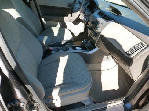 Used 2009 Ford Focus SE image 11