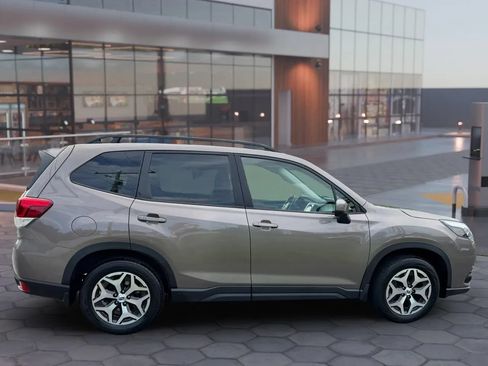 Used 2022 Subaru Forester Premium AWD/4WD image 4