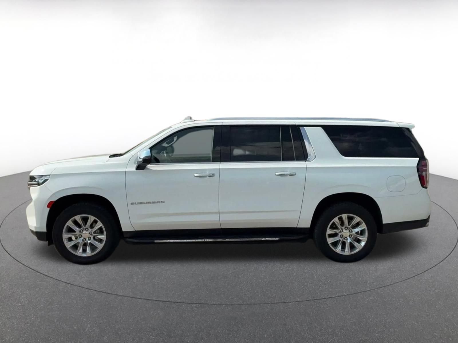 Used 2023 Chevrolet Suburban Premier AWD/4WD image 8