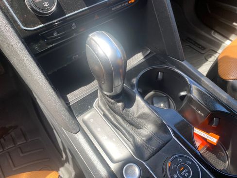 Used 2019 Volkswagen Atlas SEL Premium AWD/4WD image 16