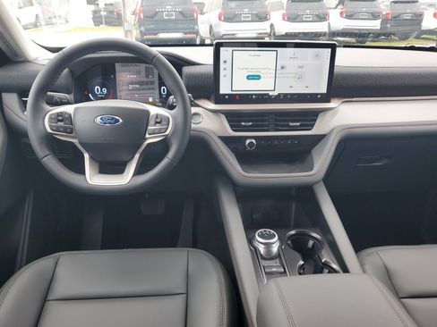 New 2026 Ford Explorer Active w/ Active Comfort Package image 13