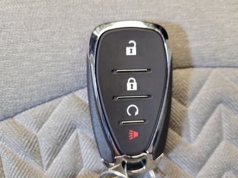 Used 2024 Chevrolet Equinox LS w/ LS Convenience Package image 32