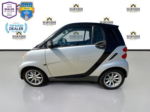 Used 2009 smart fortwo pure RWD image 2