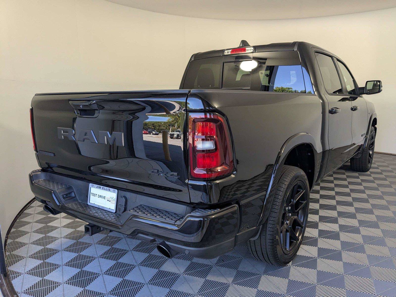 Used 2026 RAM 1500 Big Horn w/ Night Edition AWD/4WD image 5