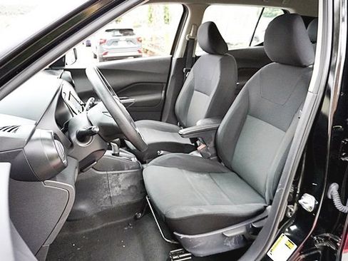 Used 2024 Nissan Kicks S image 15