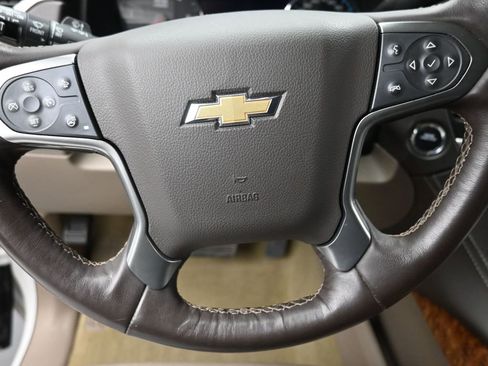 Used 2018 Chevrolet Suburban Premier AWD/4WD image 15