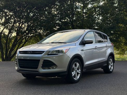Used 2015 Ford Escape SE AWD/4WD image 1