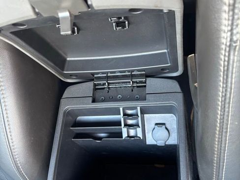 Used 2019 Nissan Frontier PRO-4X w/ Pro-4x Luxury Package image 16