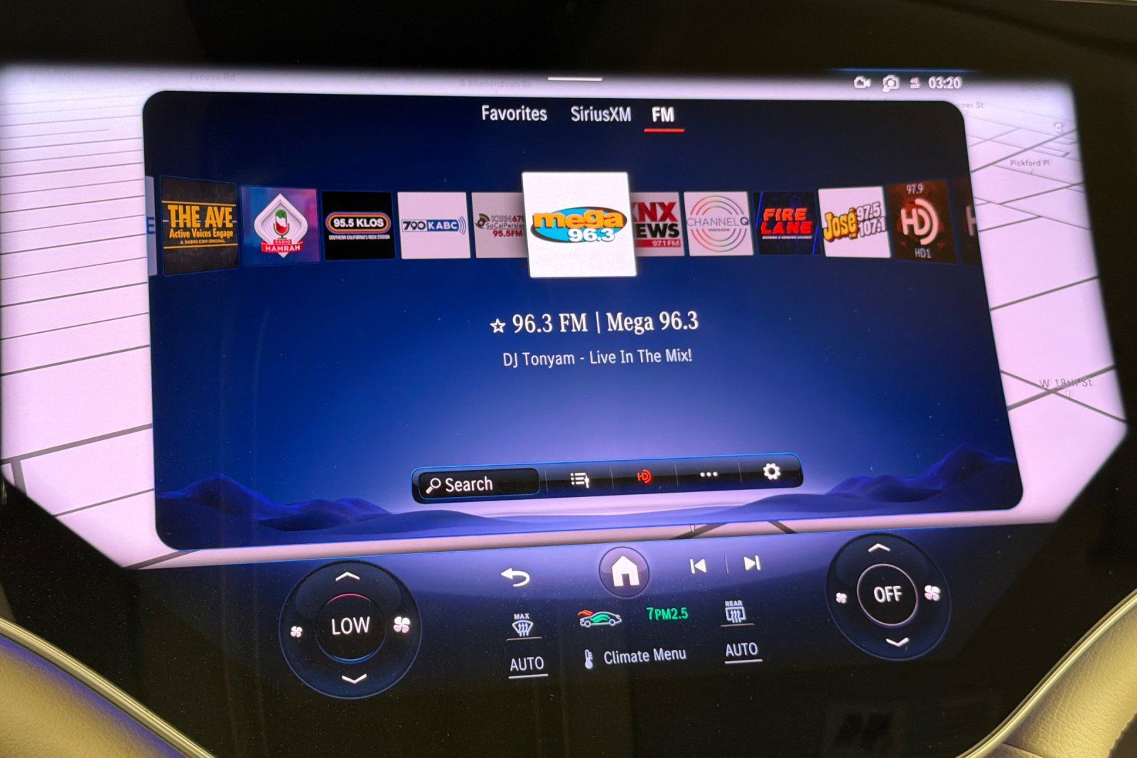 Used 2022 Mercedes-Benz EQS 580 4MATIC Sedan w/ Pinnacle Trim Package image 17