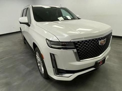 Used 2023 Cadillac Escalade Premium Luxury w/ LPO, Floor Liner Package AWD/4WD image 9