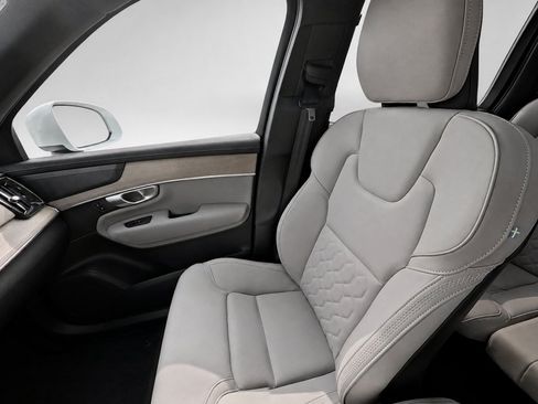 Certified 2026 Volvo XC90 B6 Plus AWD/4WD image 15